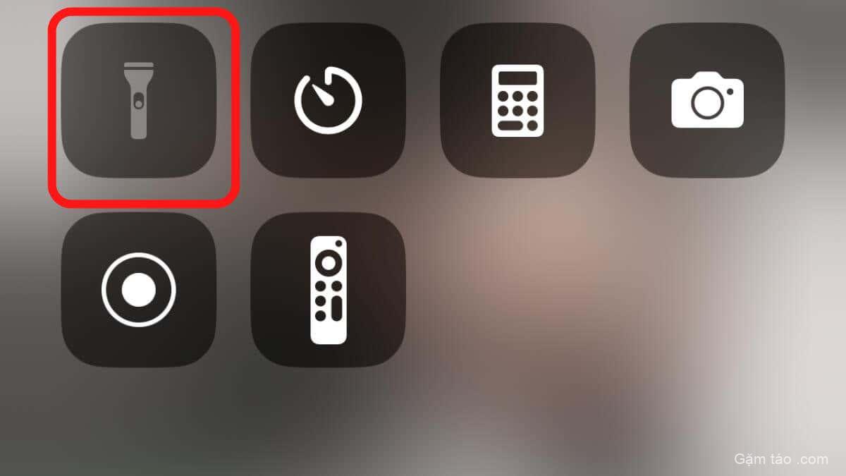 Cách sửa lỗi không bật Đèn pin iPhone, biểu tượng bị mờ xám