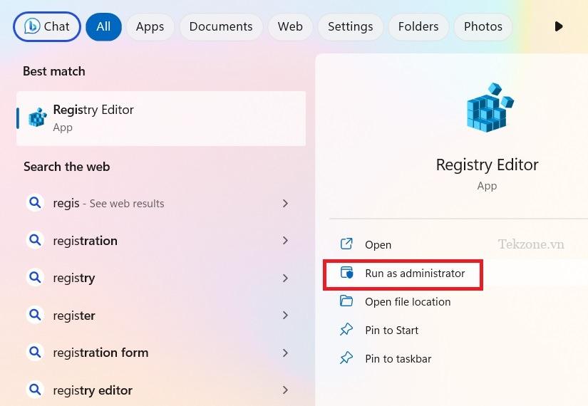 Mở Registry Editor ở chế độ Quản trị viên.