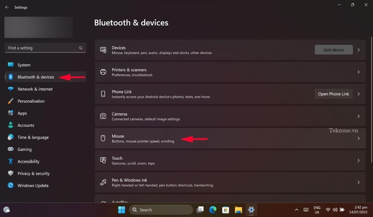 Điều hướng đến "Bluetooth và thiết bị" và chọn "Chuột" trong Cài đặt.