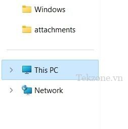 Nhấp vào "PC này" trên "File Explorer."