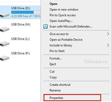 Nhấp chuột phải vào ổ USB và chọn Thuộc tính trong File Explorer.