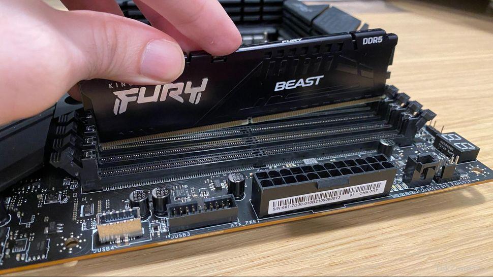 Cách cài đặt RAM trong PC